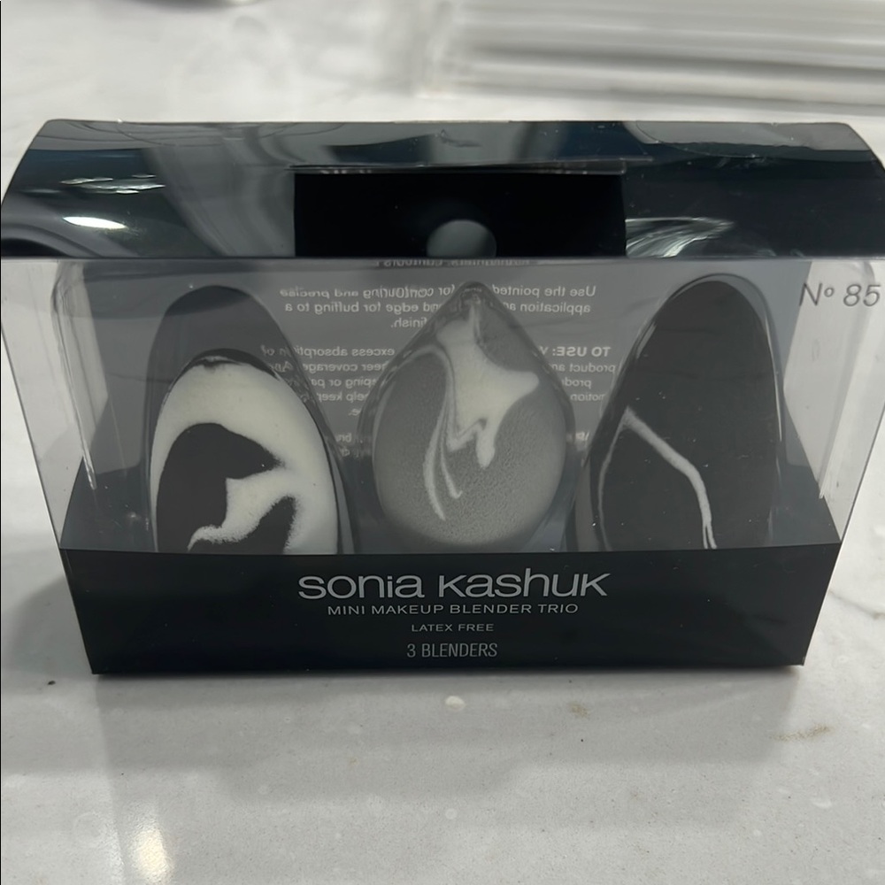 New in Box Sonia Kashuk Beauty Blender